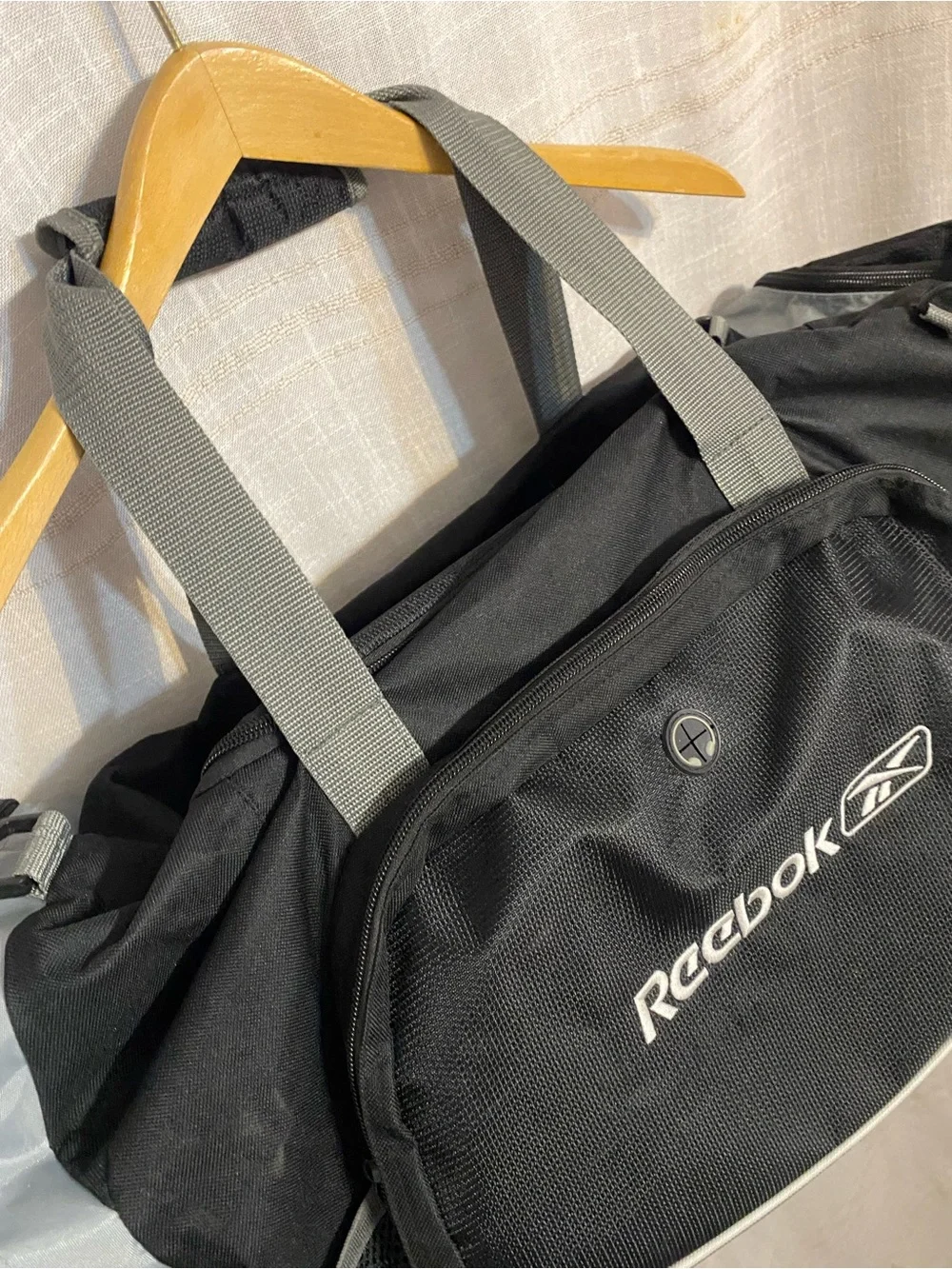 Vintage Reebok Large Black Grey Media Tech Duffel Gym Travel Bag NWOT Strap